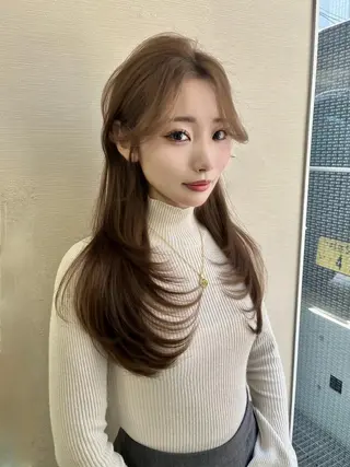 カラー 韓国風レイヤーカット 🇰🇷渋谷のヘアスタイル