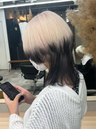 ミディアム イツク ⚡️ ルーツ/ハイトーンのヘアスタイル