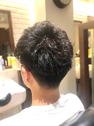 ショート パーマ メンズ 岡崎 隆晟のヘアスタイル