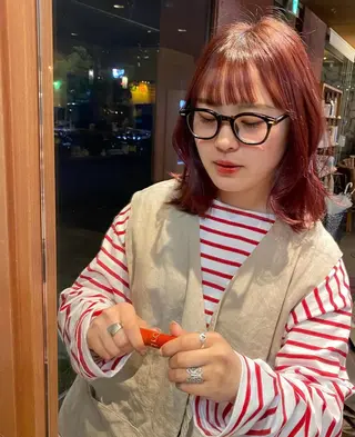 ミディアム カラー 寺川 ちなつのヘアスタイル