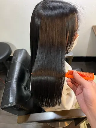 セミロング 艶髪🫧髪質改善 縮毛矯正✨影山湧市のヘアスタイル