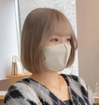 ショート カラー 横尾 歩のヘアスタイル