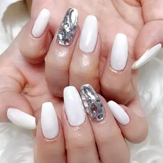 ネイル Elegant beautyトウのネイルデザイン