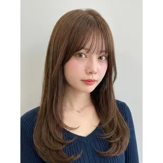 ロング ナオイ ユウキのヘアスタイル