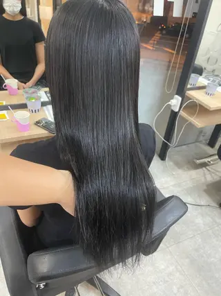 ロング ブリーチ縮毛矯正 LAFFYuiのヘアスタイル
