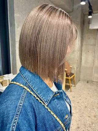 ミディアム カラー ブリーチカラーレイヤ ーカット🦋annaのヘアスタイル