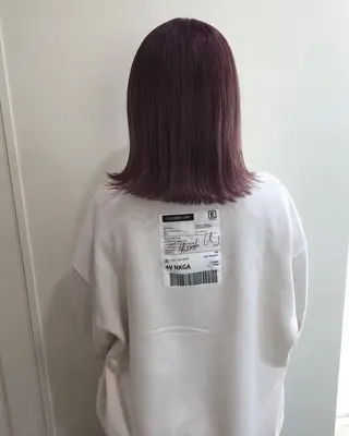 ショート カラー MIOベージュカラー 柔らかいカラーのヘアスタイル