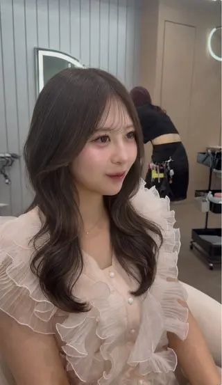 ロング ヘアアレンジ 🌻夏の透明感カラー 🩵韓国レイヤー櫻井のヘアスタイル