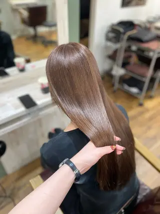 ロング リベルテ新宿 顔周りレイヤー/艶髪のヘアスタイル