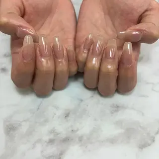 salon UNE LMA見習いスタッフのネイルデザイン