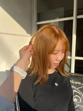 セミロング ワタナベ モカ🦢ダブルカラーのヘアスタイル