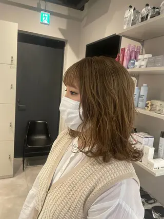 ショート カラー ブリーチ👩🦳/ ✂︎MANAMIのヘアスタイル