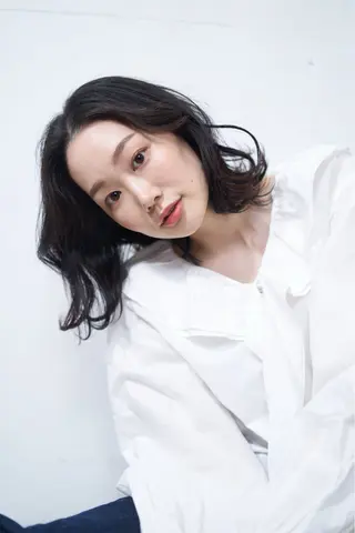 ミディアム 山内 まりのヘアスタイル