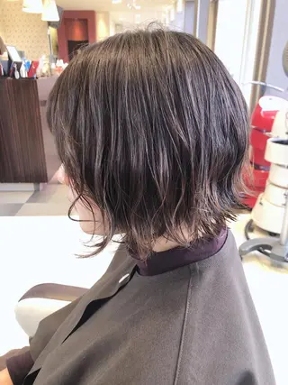 ミディアム 絹川 琴美のヘアスタイル