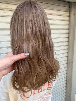 セミロング カラー wakana/ 柔らかベージュカラーのヘアスタイル
