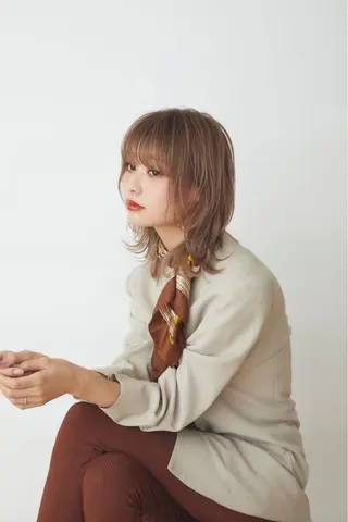 ミディアム カラー ヘアアレンジ KONOMI スタイリストのヘアスタイル