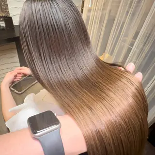 ロング カラー 小森谷 美和のヘアスタイル