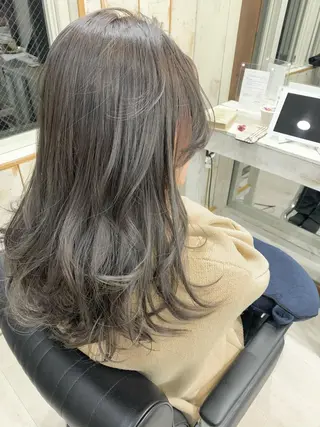ロング カラー 鷺谷 玲奈のヘアスタイル