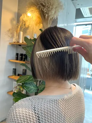 ショート カラー ハイトーンカラ ー/小川のヘアスタイル