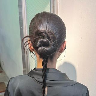 ロング ヘアアレンジ グレージュカラー/ ストレート/くるみのヘアスタイル