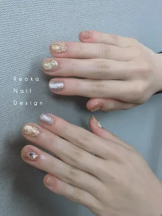 ミディアム ネイル Blowe ニュアンスのネイルデザイン