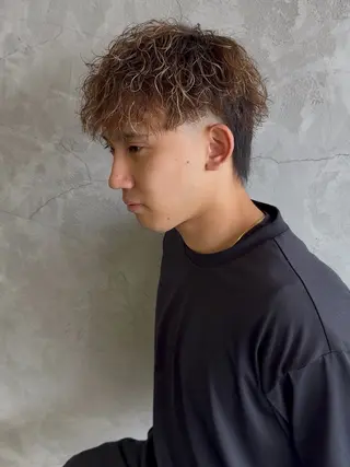 ミディアム パーマ メンズ 小塚 悠雅のヘアスタイル