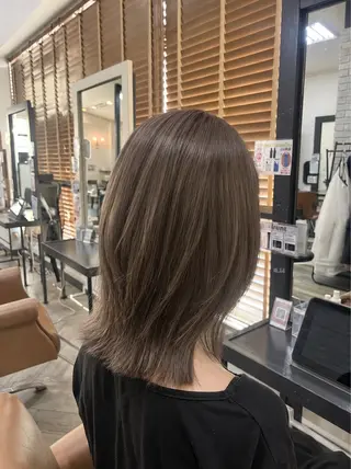 ミディアム 小島 寧心のヘアスタイル