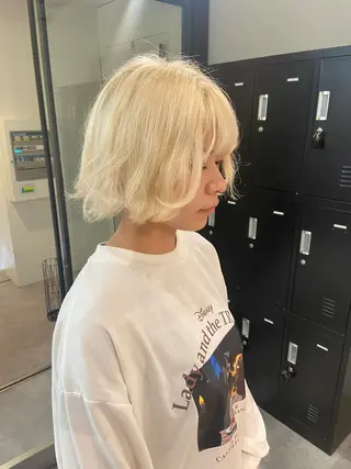 ショート カラー ウルフカット レイヤーカット上柿のヘアスタイル