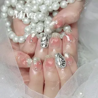 ネイル 🦋 Queenieのネイルデザイン