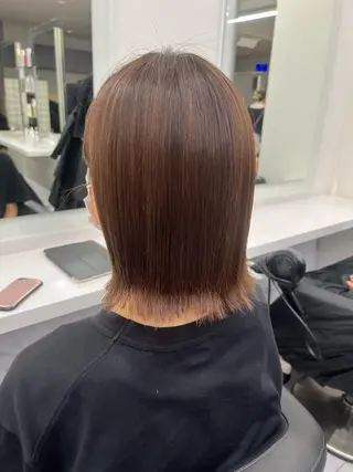 ミディアム 寒色/ベージュヘア ブリーチありMiOのヘアスタイル