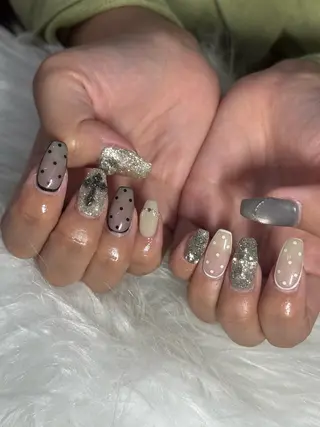 ネイル LAVISH 大和店 emi・:*+のネイルデザイン