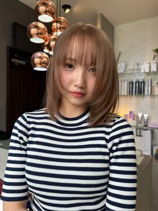 ミディアム カラー ブリーチ/ミルクティ ーベージュ/天神大名のヘアスタイル