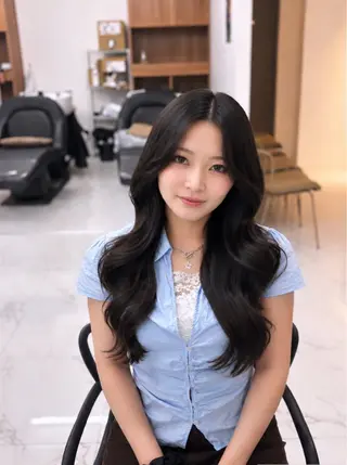 ロング カラー 🫧かいり🌷韓国 🪽烏丸❣️のヘアスタイル