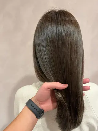 ロング 和泉市フルール 古賀 薫のヘアスタイル