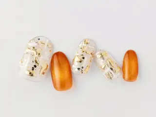 ショート Tiary🤍 Sachikaのネイルデザイン