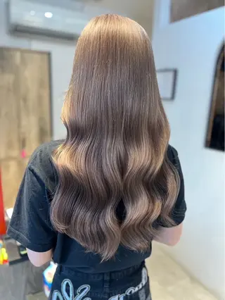 ロング ASAHI Lovisのヘアスタイル