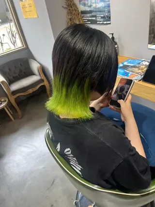 ミディアム カラー 透明感ハイトーン🦄 キラ🌈のヘアスタイル
