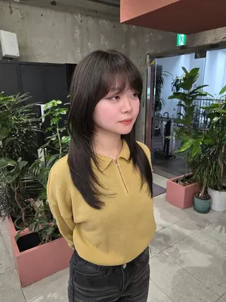 セミロング KYARA HALF 【アカデミー】のヘアスタイル