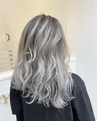 セミロング カラー 横山 香音のヘアスタイル