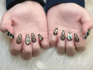 ネイル NIE NAIL Luxeのネイルデザイン