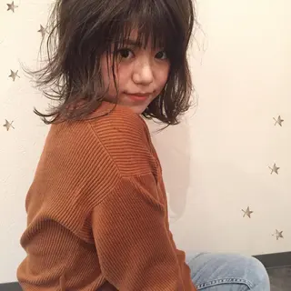 ミディアム カラー 市川 千夏のヘアスタイル