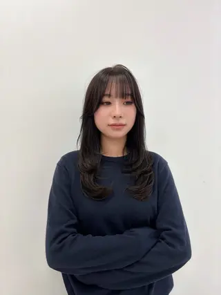セミロング カラー 抜け感レイヤー︴ ニュアンスカラーのヘアスタイル