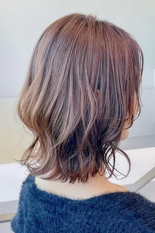 ミディアム 川瀬 由詩のヘアスタイル