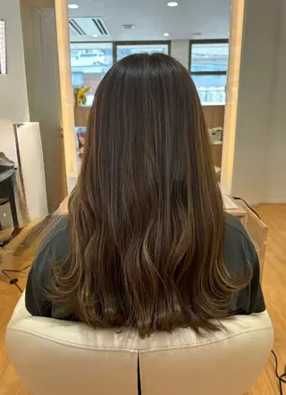 セミロング カラー レイヤー/艶カラー 奥野恭平のヘアスタイル
