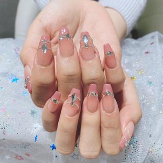ネイル Queens テイのネイルデザイン