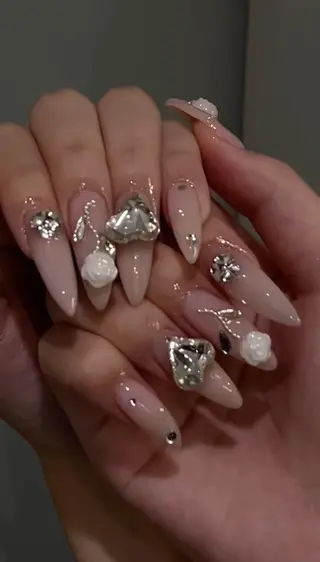 ネイル Luna Nailsのネイルデザイン