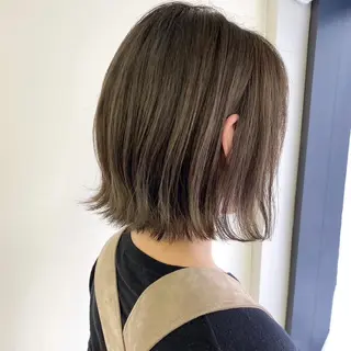 ショート カラー 艶感カラー🫧三浦 衣織のヘアスタイル