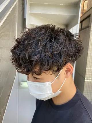 パーマ メンズ 曲がる縮毛矯正 LIBER 岩名のヘアスタイル