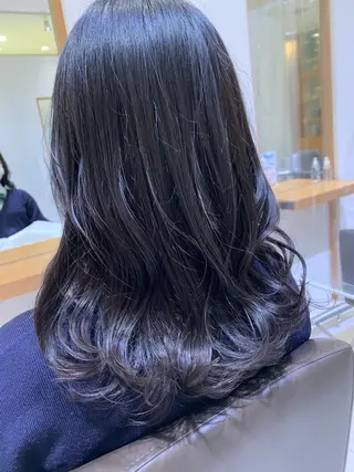 ミディアム ARMONY秋山輝也 コテ巻き風パーマ特化のヘアスタイル