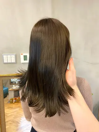 ロング mana/オリーブ /髪質改善/レイヤーのヘアスタイル
